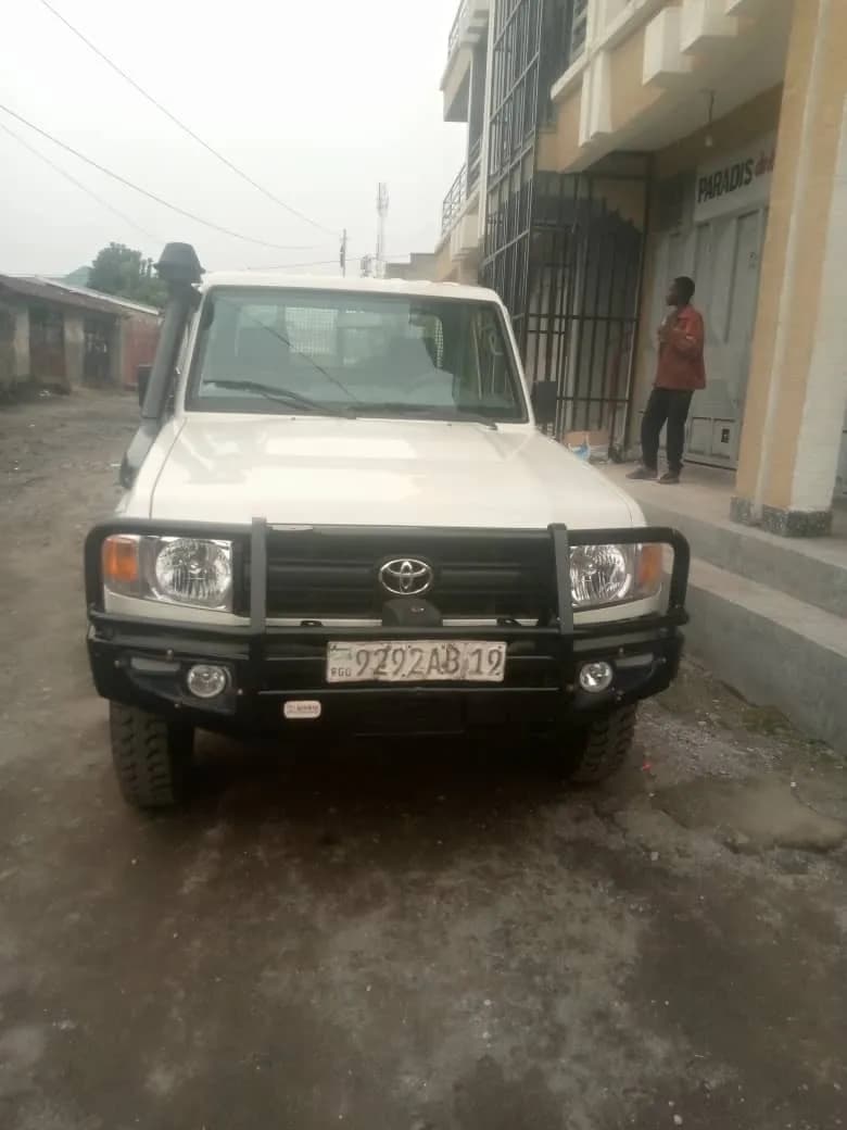 Land cruiser camionette — photo 8