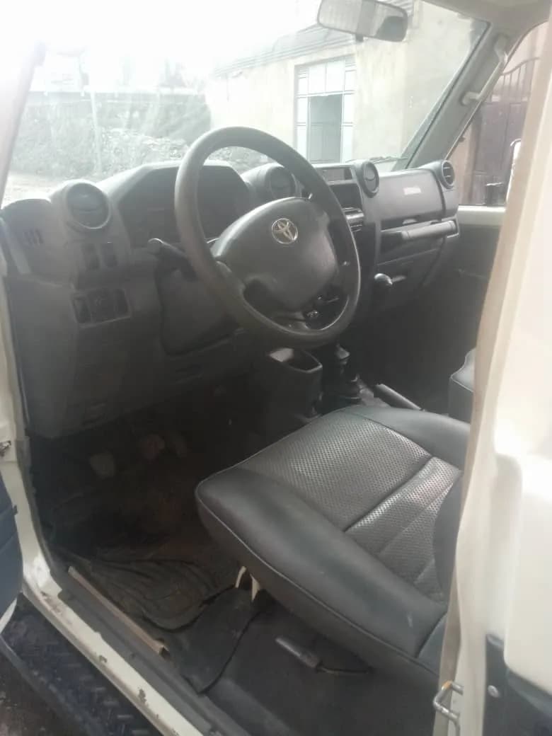 Land cruiser camionette — photo 3