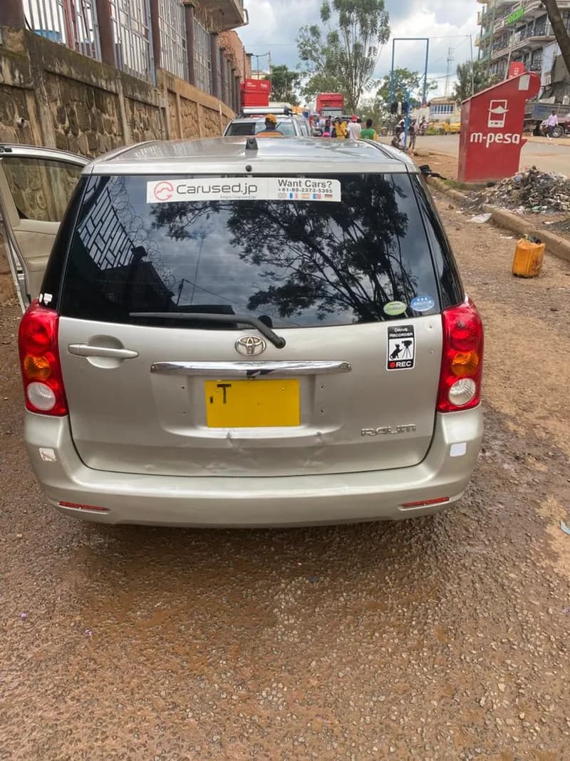 Toyota Raum — photo 3