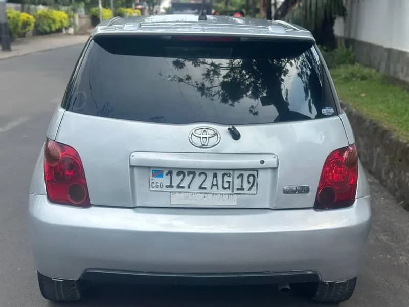 TOYOTA ist — photo 3
