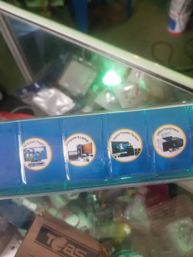 Multiprise universelle avec ports USB — photo 2