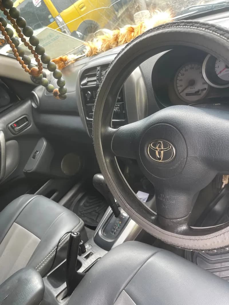 Le Toyota RAV4 2005 — photo 5