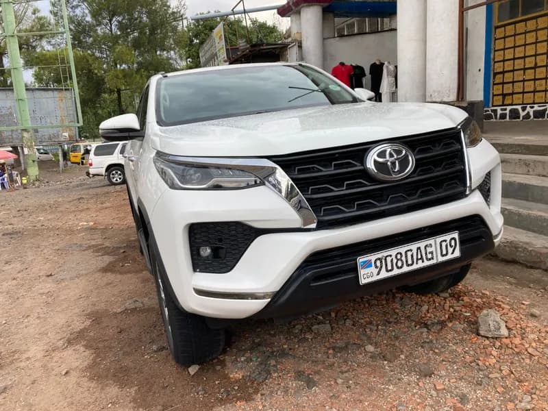 Toyota fortuner — photo 4