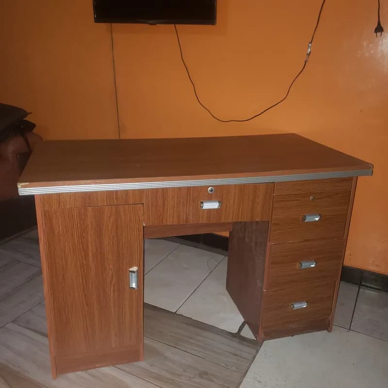 Table de bureau occasion d'Europe — photo 2